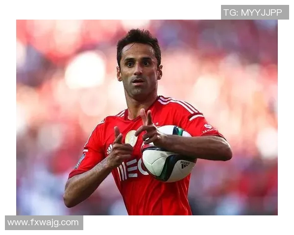 巴西足球明星因贪图美色而陷入绯闻风波的背后故事揭秘