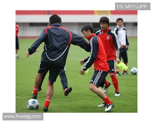 足球明星王新欣的精彩瞬间与职业生涯回顾图片展示